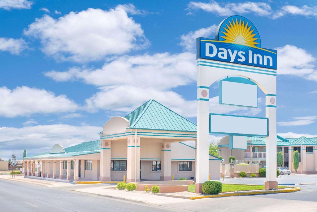 Days Inn by Wyndham Roswell Main image 1